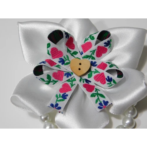 Náramok biely s folklórnou stuhou